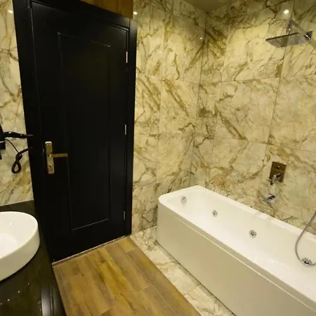Aparthotel Mamush Aparts